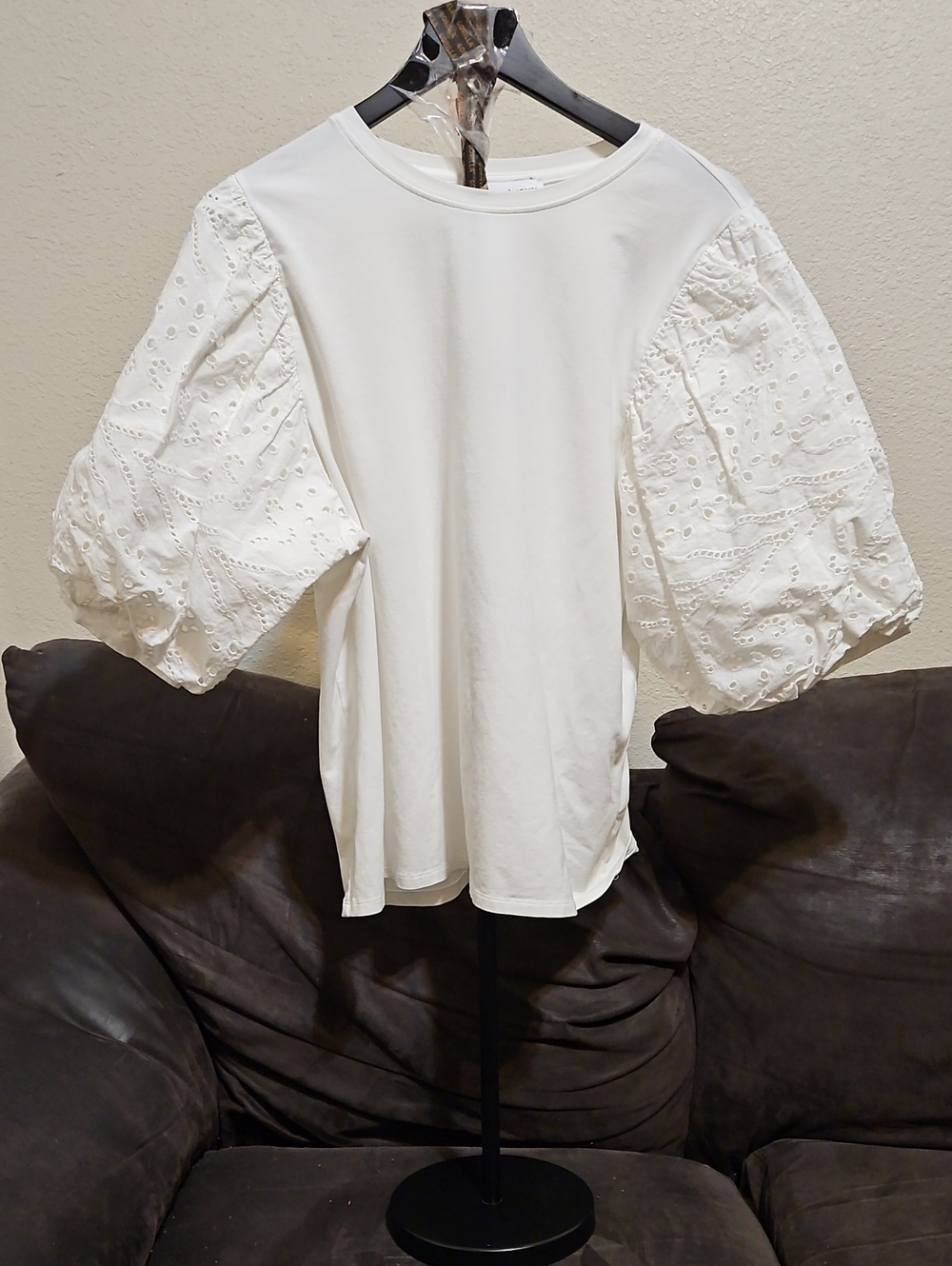 Gibson Latimer White Eyelet Puff-Sleeve Tee